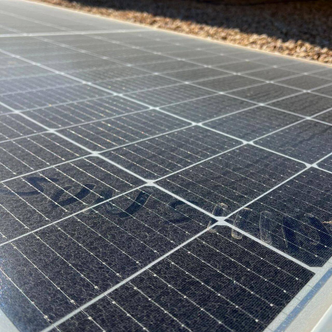 Instalación de limpieza solar automatizada en Ibiza
