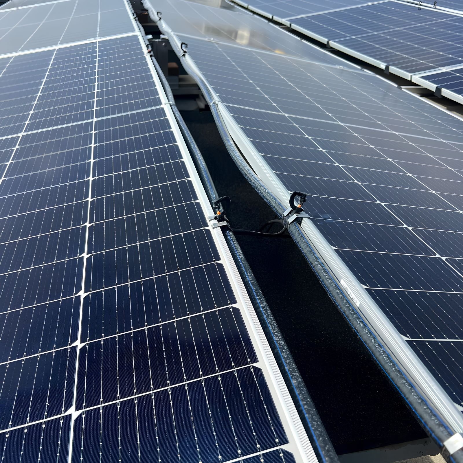 Limpieza de paneles solares para empresas en Ibiza