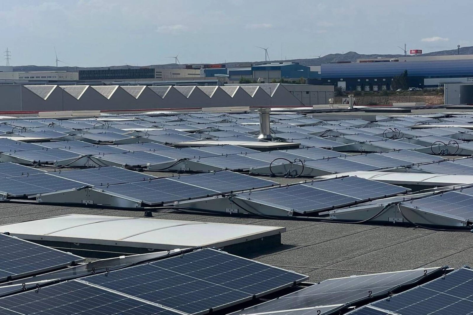 Automatizaci&oacute;n de limpieza solar en Ibiza